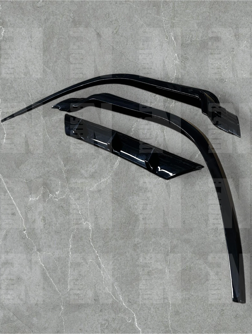 LIP CUPRA PRETO PIANO - GLOSSY BLACK